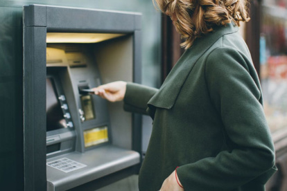 Los bancos recomiendan usar transacciones electrónicas durante los días de feriado..