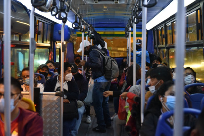 Ocupación. La capacidad en los buses inquieta a la ciudadanía, a quienes la pandemia todavía preocupa.