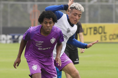 José Hurtado fue citado para la selección nacional, para los partidos contra Venezuela y Colombia.