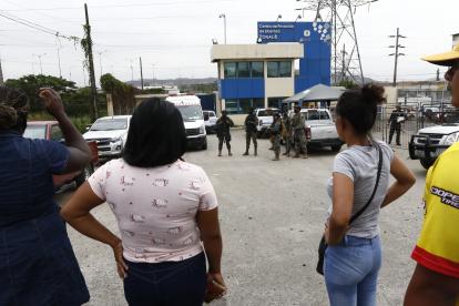 Espera. Los familiares solicitan celeridad en los trámites para acceder a los beneficios penitenciarios pedidos.