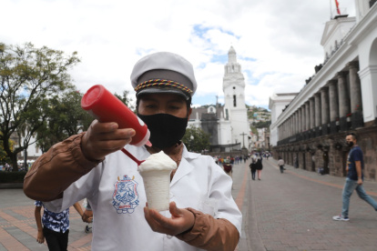 Tradición. En el Centro Histórico sobrevien los poncheros.