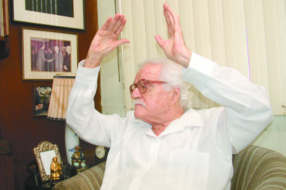 El expresidente Carlos Julio Arosemena, en una de sus entrevistas.