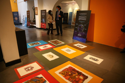 Fotografía de varias obras del artista ecuatoriano Oswaldo Guayasamín en la exposición "500 Años de la Primera Vuelta al Mundo, diálogo con Oswaldo Guayasamín", el 7 de octubre de 2021 en la Fundación Guayasamín, en Quito (Ecuador).