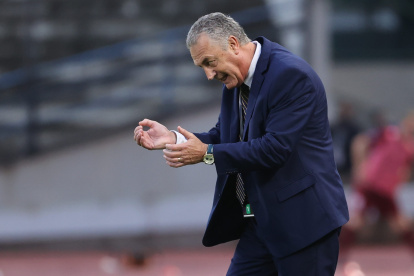 Gustavo Alfaro fue quien se llevó las críticas tras la derrota contra Venezuela en Caracas.