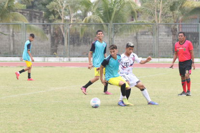 Yosman, de 16 años, nació en Caracas, pero se crió en el estado de San Cristóbal, donde está Táchira. Juega como ‘La Sota’ de Tigrillos F.C.