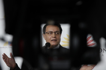 El titular de la mesa de Fiscalización, Fernando Villavicencio, cuestiona la decisión del pleno.