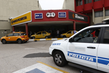 ROBO DE SACAPINTAS EN EL ALBAN BORJA/JIMMY NEGRETE/GUAYAQUIL-ECUADOR