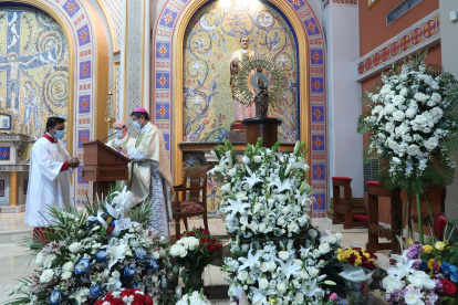 La misa especial en honor a la Virgen del Pilar en la iglesia San Josemaría.