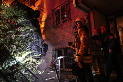 Luchar contra su peor enemigo, el fuego, no ha sido nada fácil, pero ellas han demostrado su tenacidad. Ilya U. Topper / EFE