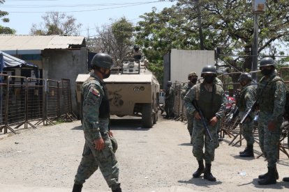Negligencia. Pese a los controles de los uniformados a la cárcel ingresan desde drogas hasta pasteles.