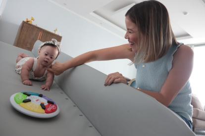 Belén Bonnard y su hija Ana Victoria, posando para la cámara de EXPRESO.