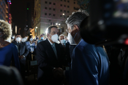 Jaime Nebot y Guillermo Lasso en la sesión solemne por los 201 años de Independencia de Guayaquil.