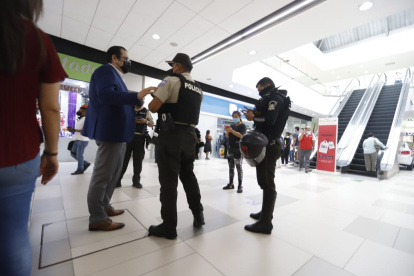 Una persona fue asaltada en el Policentro mientras hacía fila para ingresar a una entidad bancaria.