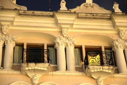 Flor de arupo. Originarios de Ecuador, su flor rosada significa poderío económico y estatus.