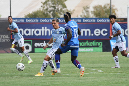 Guayaquil City pasó algunos sustos en el primer tiempo, pero al final se impuso ante el plantel riobambeño