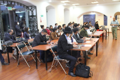 Cita. Delegados de la Fenocin durante el encuentro con el viceministro Juan Manuel Fuertes.