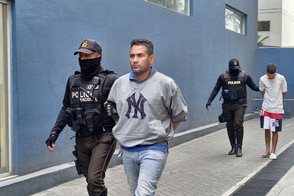 Un extranjero y dos nacionales fueron detenidos tras el asesinato de un hombre en el sur de la ciudad.