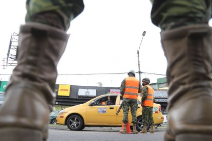 Operación. Militares de la Brigada de Infantería 13 de Pichincha patrullaron el sur de Quito la mañana de ayer.