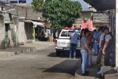 Policías llegaron a la zona para indagar sobre este nuevo crimen. Según información preliminar, la víctima habría recibido cuatro disparos.