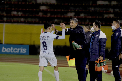 La Universidad Católica del técnico Santiago Escobar está al acecho del liderato de la segunda etapa.