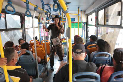 08102021 CANTANTE CHAMO EN LOS COLECTIVOS 8 DE OCTUBRE DEL 2021