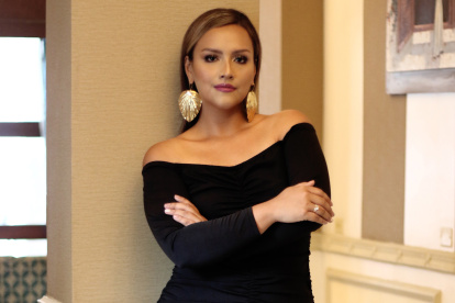 Tiene 33 años y a los 20 debutó en la radio.