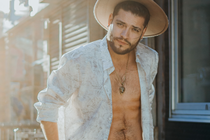 Neira tiene 26 años.