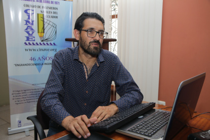 Rafael Espinosa, presidente del Colegio de Ingenieros Navales del Ecuador.