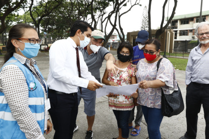 Los vecinos firmaron un documento en el que acordaron estar de acuerdo con la construcción.