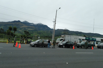Situación. Varios tramos de las vías de Cayambe están abiertos pero en otros se mantienen los cierres.