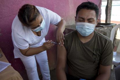 El Comité de Expertos en la salud dice que la crisis sanitaria por el coronavirus no está controlada. EFE/Jorge Torres
