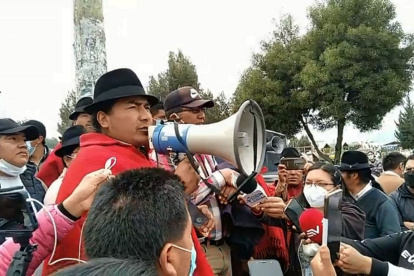 Cotopaxi. El presidente de la Conaie, Leonidas Iza, da declaraciones a las primeras horas de la movilización.