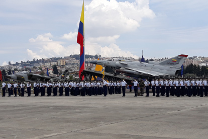 Acto. Ceremonia militar por el aniversario de la FAE.