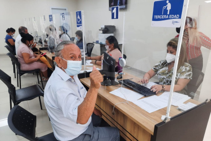 Los usuarios con tarifas de tercera edad y discapacidades solo requieren una cuota inicial del 5 %.