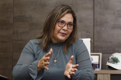 Rectora de la Escuela Superior Politécnica del Litoral (Espol) desde 2017, ingeniera mecánica, posee un Ph.D. en Ciencia e Ingeniería de Cerámicos, labora en la institución desde 2000, ha formado parte del directorio del Consejo de Educación Superior (CES) en dos ocasiones, como presidenta temporal y como vocal designada