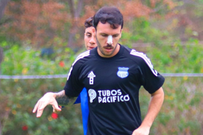 El capitán de los azules, Sebastián Rodríguez, entrenó a la par de sus compañeros.