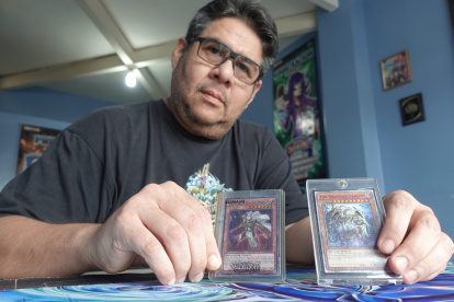 Fabricio Gil, también ingeniero agrónomo de 45 años, ha dedicado casi 15 años a actividades relacionadas a YuGiOh!.