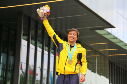 Jonathan Martinetti logró otro triunfo para el país en velerismo.