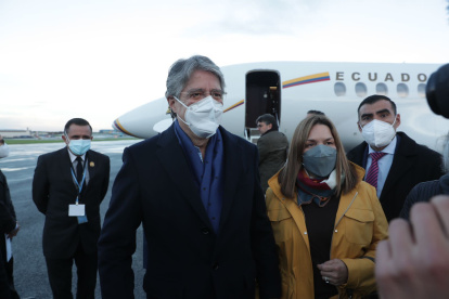 Presidente. Guillermo Lasso y su esposa Lourdes Alcívar llegaron este domingo 31 de octubre a Reino Unido para la conferencia.