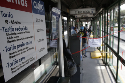 Movilidad. Con carteles se anunciaba ayer la nueva tarifa del transporte.
