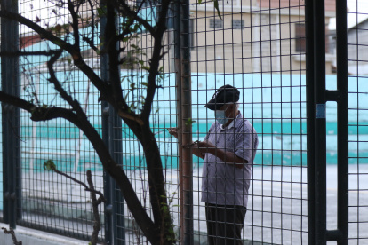 Encierro. Incluso en los parques y canchas, los moradores ponen candado para evitar que mientras juegan o hacen deporte los visiten los delincuentes.