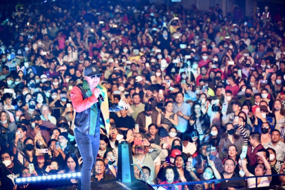 Santa Elena. Shows en vivo fueron la apuesta de algunos balnearios de la Península.