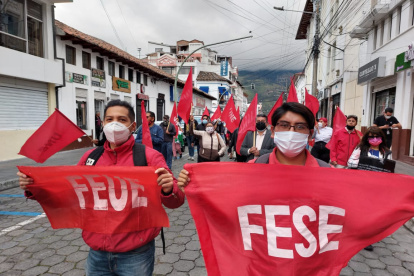 Federación de Estudiantes Universitarios del Ecuador en una marcha el 26 de octubre.