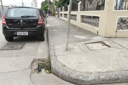 AHORA LAS COMPAÑIA DE SEGURIDAD DAN SERVICIOS A LAS FIESTAS PRIVADAS PARA QUE LOS GUARDIAS DE SEGURIDAD CUIDEN LOS CARROS DE LOS INVITADOS 4 DE NOVIEMBRE DEL 2021 GUAYAQUIL-ECUADOR