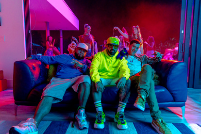 Ñejo, Mike Bahía y Guaynaa grabaron el videoclip en la ciudad de Miami bajo la dirección de 36 grados.