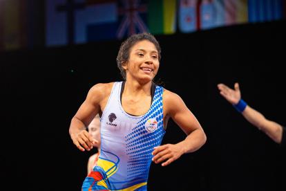 Lucía Yépez muestra su alegría luego de lograr el cetro mundial.