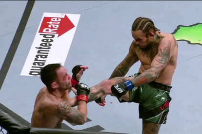 Marlons "Chito" Vera acabó la pelea contra Edgar por nocaut tras una patada frontal.