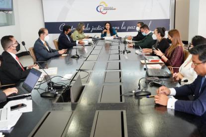 El pasado 15 de octubre en la sede del Consejo de la Judicatura se instaló una mesa interinstitucional para el "fortalecimiento al servicio de justicia en materia de Garantías Penitenciarias". Participaron delegados del SNAI, ministerio de Gobierno y Policía Nacional.