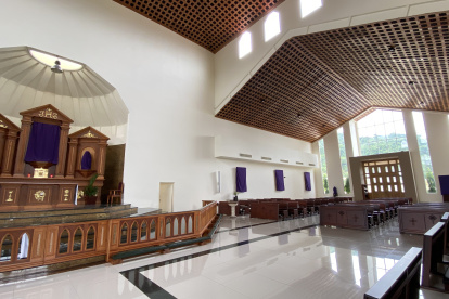 1. El templo hoy. Aunque faltan ciertas cosas, la iglesia San Alberto Magno luce imponente. Su construcción impuso una labor ardua de los párrocos que estuvieron al frente, como los padres Julián Cava Asensio, Carlos Reinoso y el actual Alfonso Avilés.