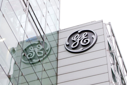 GE, que lleva años sometida restructuraciones y ya ha separado otras áreas, planea dar salida al negocio de salud en 2023 y al de energía en 2024, tras lo que pasará a ser una compañía sólo de aviación, según indicó en un comunicado.